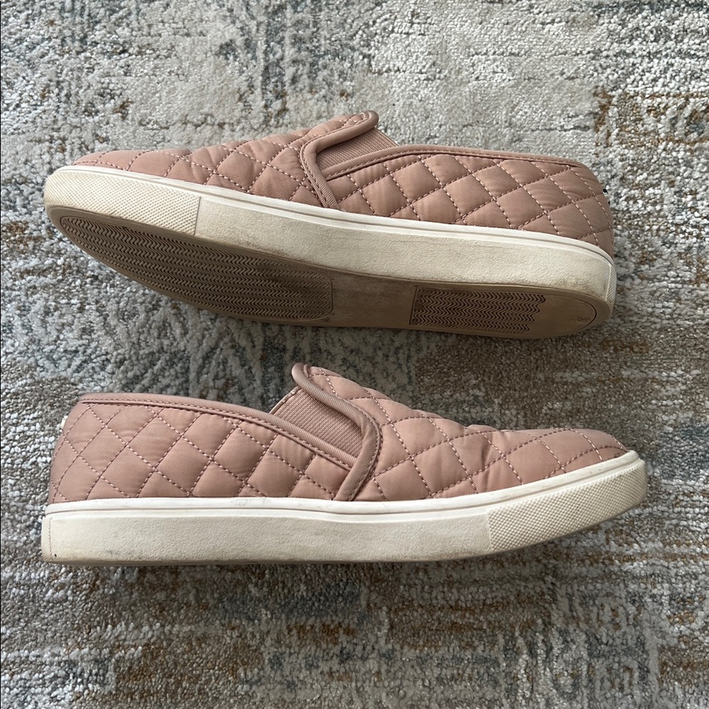 ‼️ Steve Madden Quilted Pink Slip-Ons ‼️